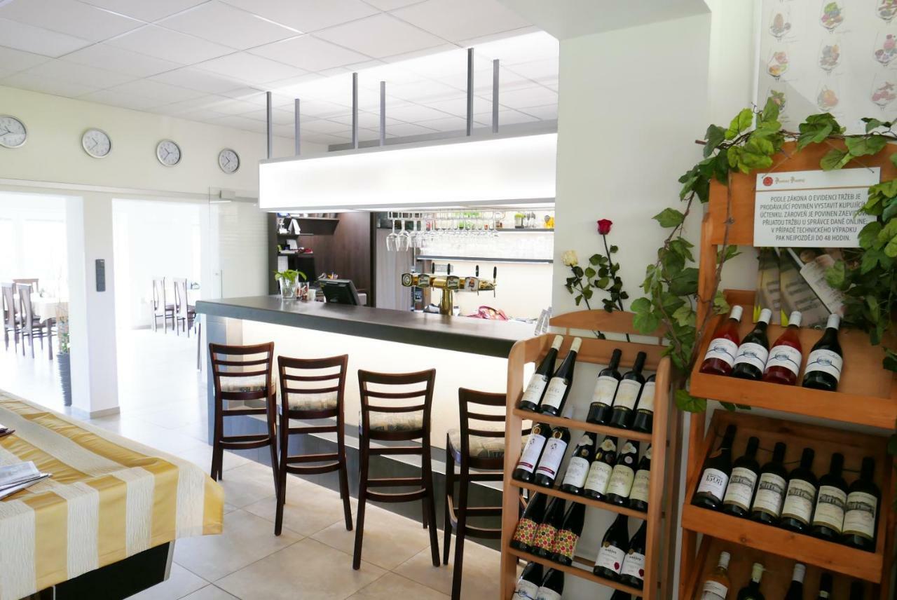 Hotel Formule Decin Ngoại thất bức ảnh